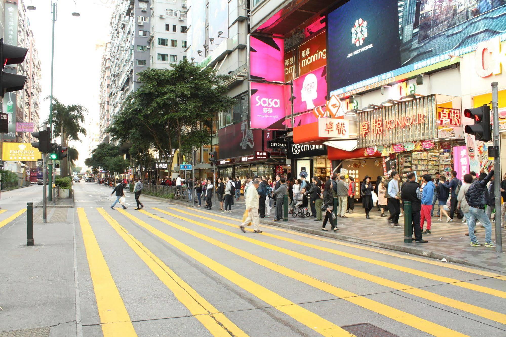 Tokyo * Hong Kong